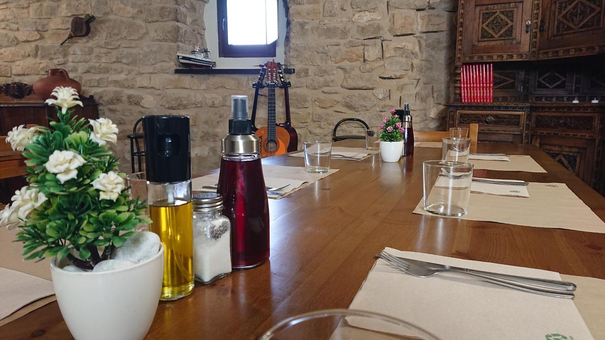 Albergue Sansol - El Oasis Del Camino Frances - Exclusivo Para Peregrinos מראה חיצוני תמונה