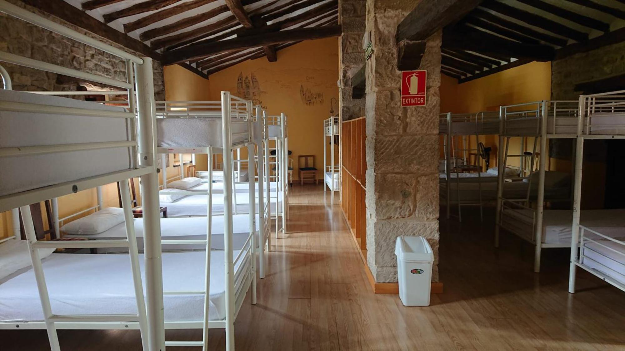 Albergue Sansol - El Oasis Del Camino Frances - Exclusivo Para Peregrinos מראה חיצוני תמונה