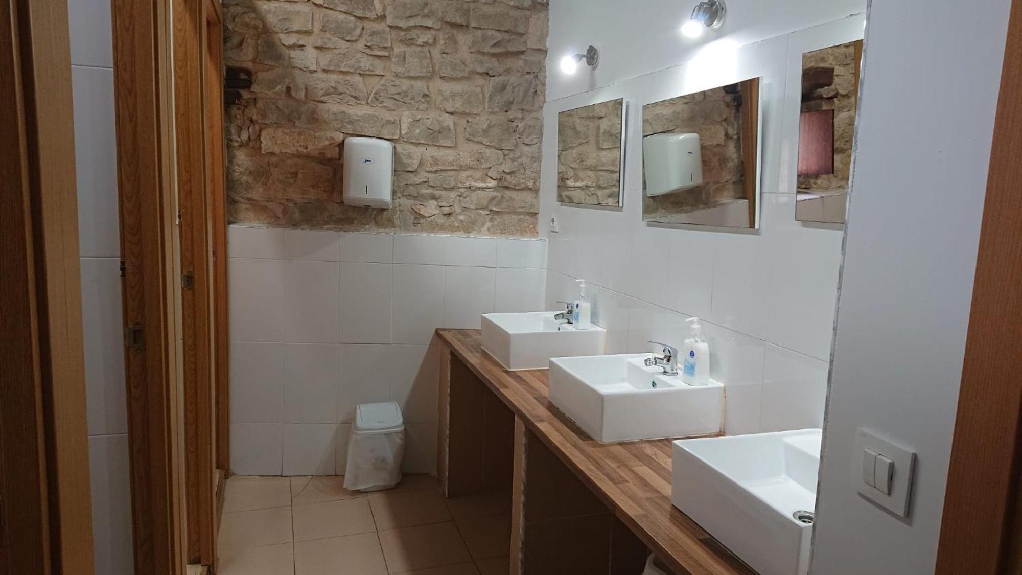 Albergue Sansol - El Oasis Del Camino Frances - Exclusivo Para Peregrinos מראה חיצוני תמונה